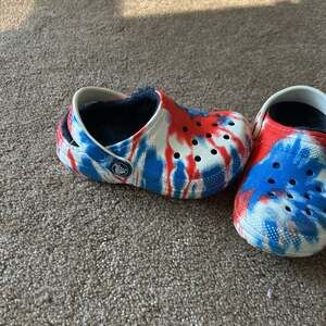 Kids Crocs Classic Red White Blue Tie Dye Graphic Clogs